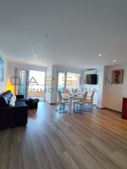 Etagenwohnung  Carrer de la cala de la font. Piso con licencia turística, terraza y en primera línea de mar