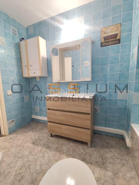 Foto b8c5e931-a534-47b2-b03a-b9925677f685. Alquiler piso 4 habitaciones, terraza y cocina independiente. gran piso en alquiler en Salou