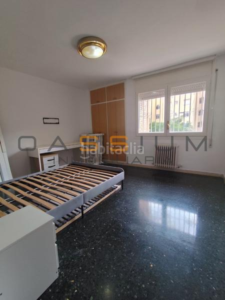 Foto f0822095-6ba1-4220-8846-ead7c0e7cc1c. Alquiler piso 4 habitaciones, terraza y cocina independiente. gran piso en alquiler en Salou