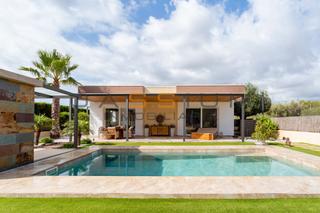 Haus  Avinguda de les tres cales. ??exclusiva villa de diseño en las tres cales – costa dorada