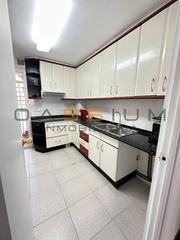 Location Appartement à Centre. 4 habitaciones, terraza y cocina independiente. gran piso en alq