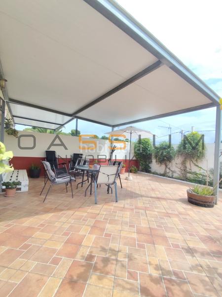 Foto b2286afd-6bc1-435a-82d1-4e0e4f9bd497. Doppelhaus mit heizung parking pool in pla de maset - cap de Salou Salou