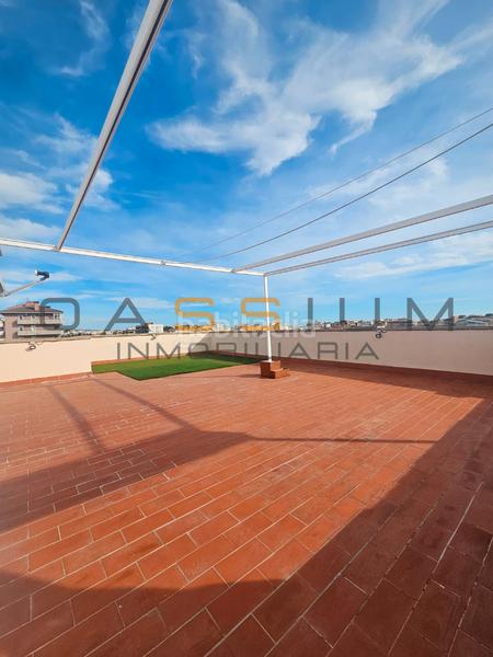 Foto 8e7dc9eb-fb13-4ebe-9d3e-96a7a3ea1f00. Penthouse with parking pool in Cunit residencial Cunit