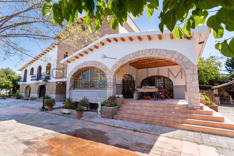 Foto c87662bc-69d4-4fc8-8403-e56642820755. Affitto casa con riscaldamento parcheggio piscina in Catllar (El)