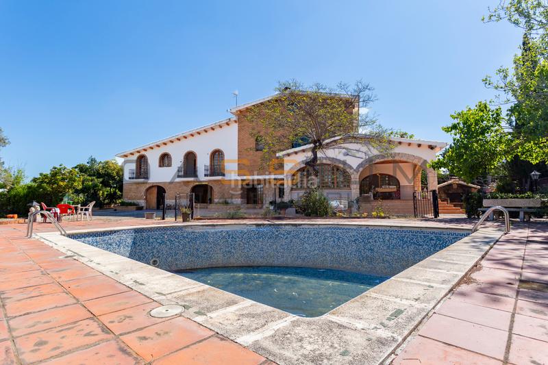 Foto 8b4eb494-0065-4efe-ad0f-c34b37262847. Lloguer casa amb calefacció aparcament piscina a Catllar (El)