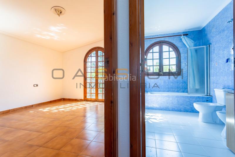 Foto c61b5438-792a-4aeb-8702-bf11f62764b1. Lloguer casa amb calefacció aparcament piscina a Catllar (El)