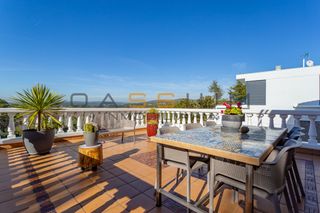 Chalet  Carrer montsià-la móra. Una casa que lo tiene todo- vistas excepcionales, espacio y como