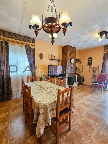 Foto 3b2dfe4e-d41b-4489-985c-78f375b1351b. Casa amb xemeneia aparcament piscina a Bellvei