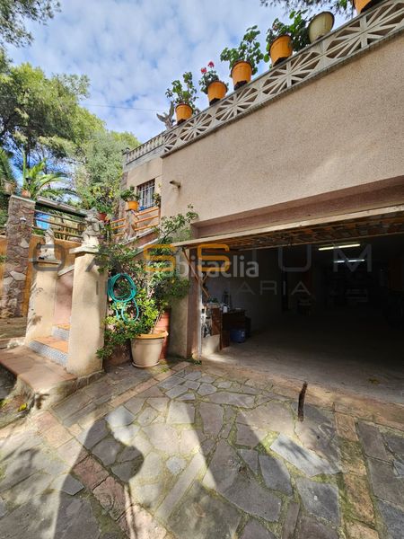 Foto 9d9912ab-c96c-4810-9be7-f4c2be31a2a0. Casa amb xemeneia aparcament piscina a Bellvei