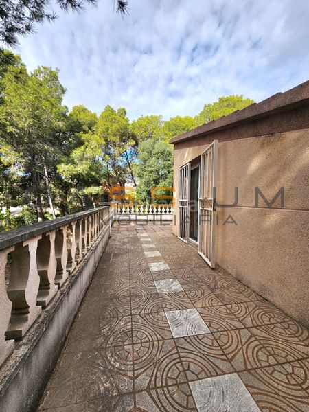Foto a45d9178-d630-4b1b-85c3-cea6d4f1dca0. Casa amb xemeneia aparcament piscina a Bellvei