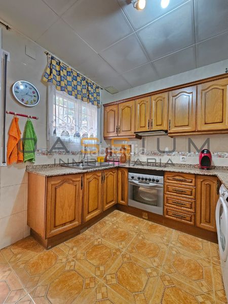 Foto c1a4614f-6b29-41fb-b9b1-72f67c761047. Casa amb xemeneia aparcament piscina a Bellvei