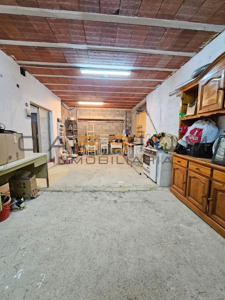 Foto d6517750-eaa5-42eb-8498-dd4d99762f59. Casa amb xemeneia aparcament piscina a Bellvei