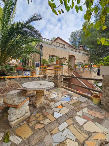 Foto e48ef0ad-f608-47a3-ab6e-5849d2c8e206. Casa amb xemeneia aparcament piscina a Bellvei