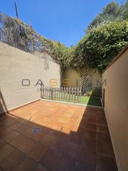 Casa  Carrer de pontevedra. Casa en rubí: 134 m² en 3 plantas, 3 habitaciones con terrazas,