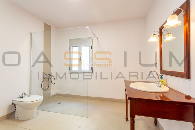 Foto 155d0742-2857-4bf1-85a7-f2c5cdb893c2. Casa amb calefacció aparcament a Ponent Reus