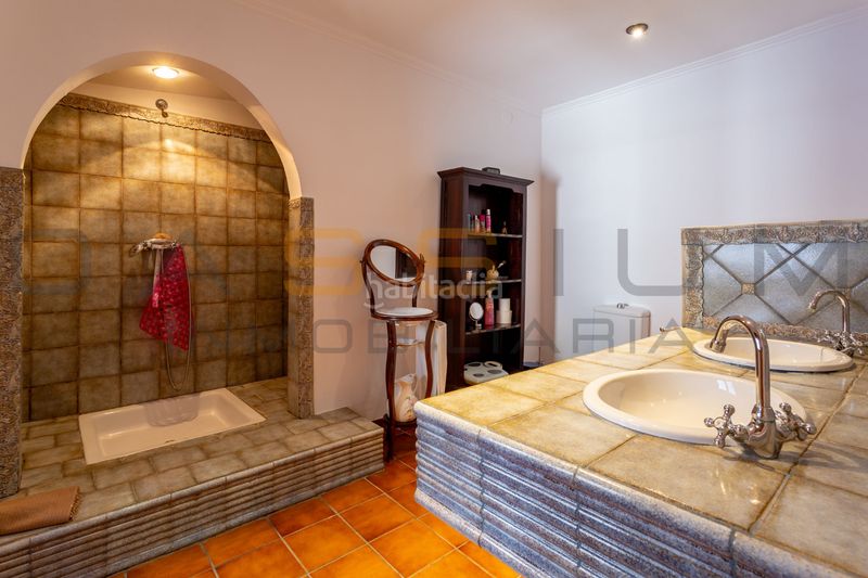 Foto c67d9f48-3fbf-4355-a4ea-d73beab063be. Casa amb calefacció aparcament a Ponent Reus
