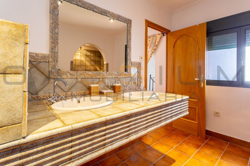 Foto f6ae9cfe-cb0b-4602-aca5-a7714b8c02d1. Casa amb calefacció aparcament a Ponent Reus