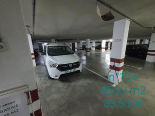 Parking voiture en Calle luis montoto 63. Edificio emperador en luis montoto esquina a la av. de la buhair