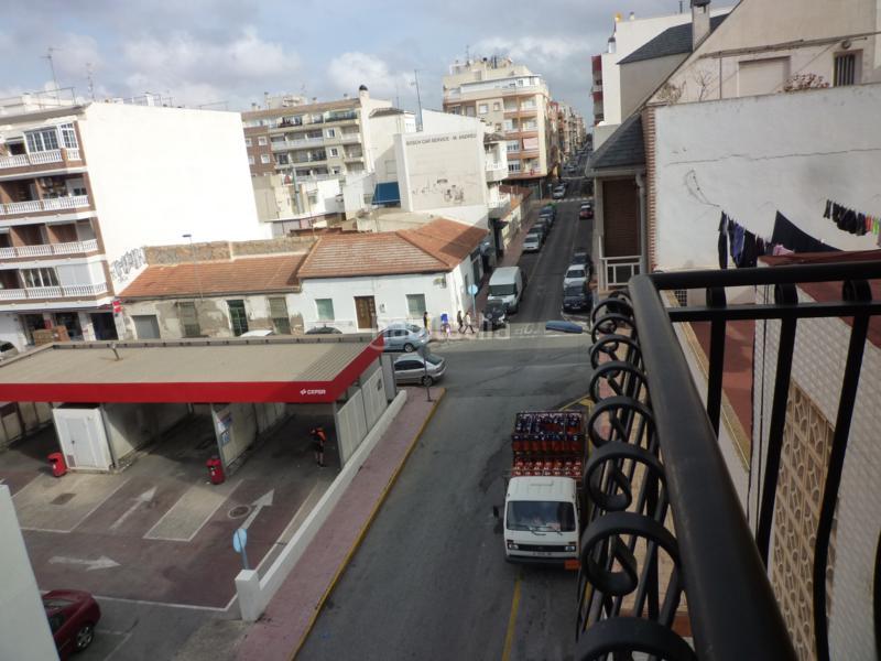 Foto a7929bc5-96bf-4566-8133-8314ab1df89d. Piso en avenida doctor gregorio marañón 14 piso en calle del huerto, 500 metros playa acequión en Torrevieja