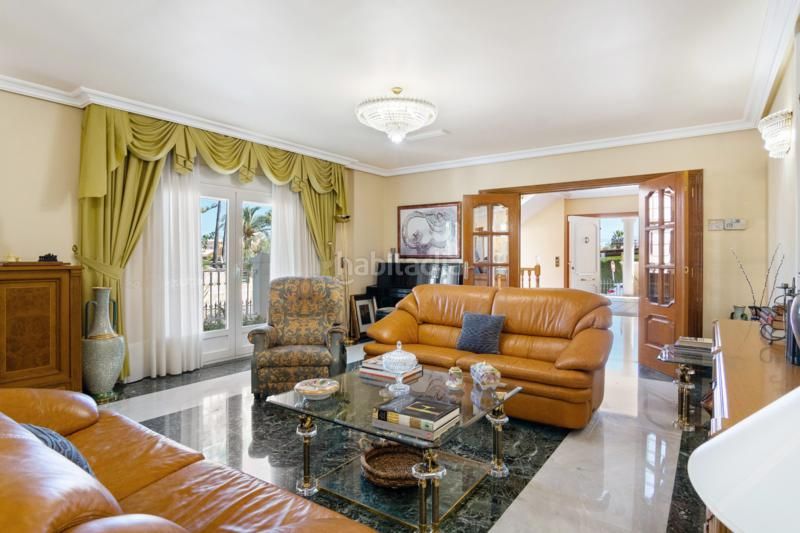 Foto 5c4a0b4a-87d7-4b50-913b-1fca3a1b9e7b. Chalet en avenida miguel de unamuno 17 chalet de lujo en torreta florida en Torrevieja