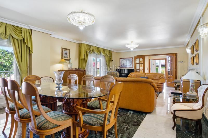 Foto 994b0b4c-1808-469f-86b8-fb0e09b2f328. Chalet en avenida miguel de unamuno 17 chalet de lujo en torreta florida en Torrevieja