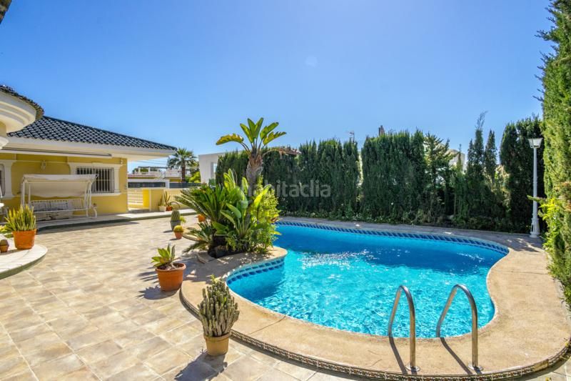 Foto be7659c3-eae1-4485-9d65-445856142d5b. Chalet en avenida miguel de unamuno 17 chalet de lujo en torreta florida en Torrevieja