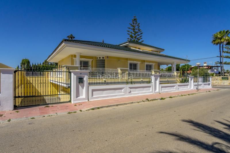 Foto c047351b-6ef1-4505-b393-ffb21689608a. Chalet en avenida miguel de unamuno 17 chalet de lujo en torreta florida en Torrevieja