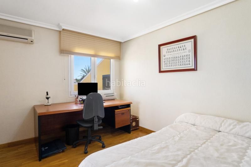Foto eecf501e-7a7c-42fb-a01c-6e8afaa10949. Chalet en avenida miguel de unamuno 17 chalet de lujo en torreta florida en Torrevieja