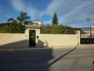 Chalet en Avenida sol naciente 19. Chalet en aguas nuevas