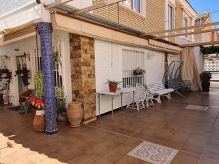 Casa en Avenida de alemania 4. Bungalow en playa de la mata, 50 metros