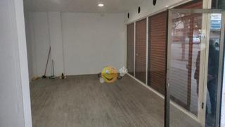 Lloguer Local Comercial a Avenida l'eramprunya 68. Local en alquiler diafano