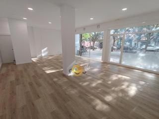 Local Comercial a Avenida l'eramprunya 68