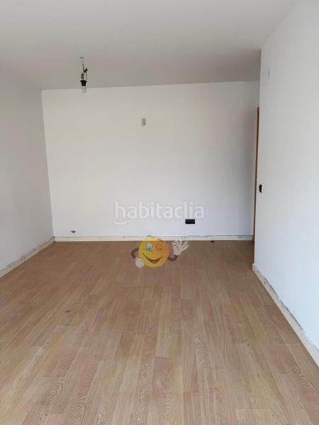 Foto eaa77167-1f1e-41b6-b4d7-be0543348068. Piso  economico con prquing y trastero. en Santa Coloma de Farners