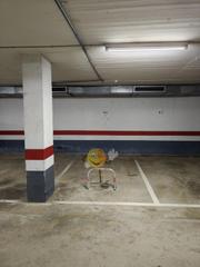 Parking coche en Av. Can Marçet 18