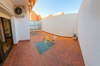 Pis  Vuit de març. Piso con terraza y ascensor centrico