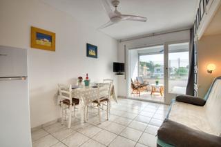 Apartament a Lleida 35. Apartamento en venta en lescala con aparcamiento y de planta baj