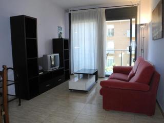 Etagenwohnung in Pamplona 2. Encantador piso renovado a 5 minutos de la playa en sant feliu d