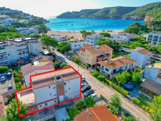 Appartement  Termes 8. Apartamento reformado con parking en cala montgó, lescala