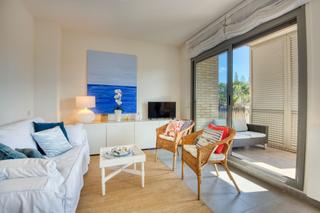 Pis a Vilartagues-Tueda de Dalt. Fantástico piso con terraza, piscina y jardín comunitario en mas