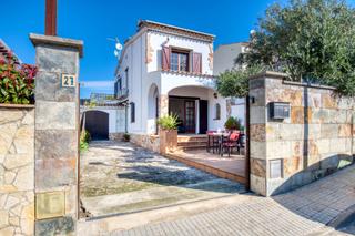 Casa en Ricardell 27. Casa unifamiliar en venta con licencia turstica en lescala