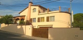 Casa en Muga 73. Gran oportunidad en lescala  casa con licencia tur�stica en vigo