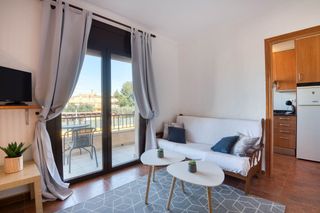 Apartamento  Riells. Apartamento en primera línea de mar con licencia turística y vis