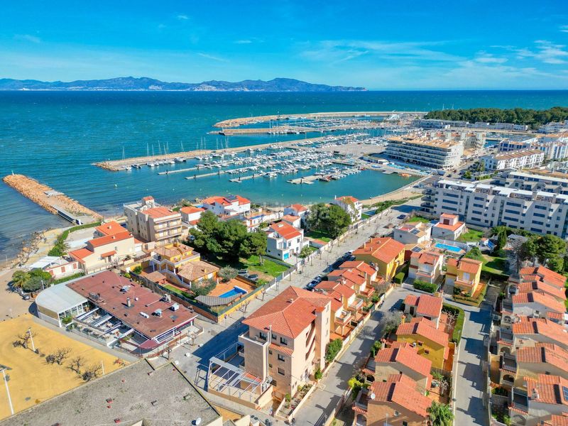 Foto 30ddccd8-d546-4588-8ca3-e7c0154ae849. Apartament a Port - La Clota - Puig Sec Escala (L´)