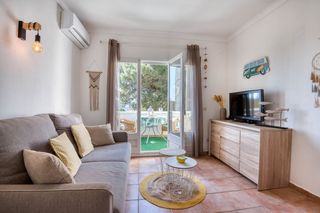 Apartament a Montiro 11. Acogedor apartamento reformado cerca del mar en lescala