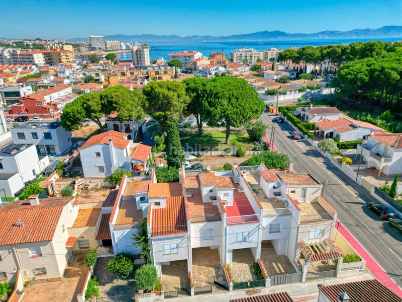 Foto d49638dc-3e7e-4859-95cd-521e98184e3d. Semi detached house in camp rabassa 28 in Riells Escala (L´)