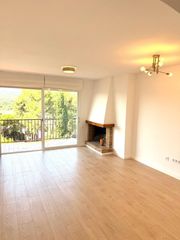 Appartement à Poble. Fantástico piso totalmente reformado en el corazón de calonge