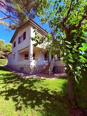 Haus in Torre Valentina-Mas Vilar de La Mutxada-Treumal. Magnífica casa con vistas al mar y jardín privado en torre valen