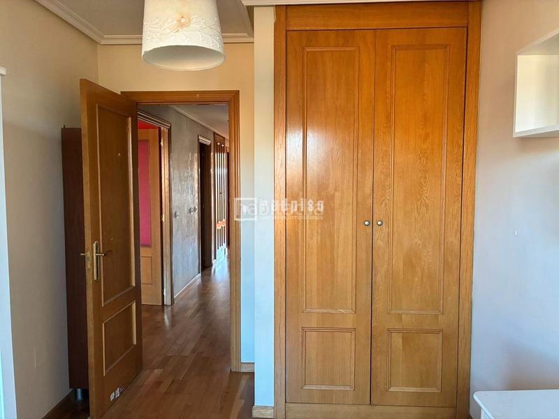 Foto 540ff6b4-8cae-47c4-9660-33a718ab04b3. Rent flat in de los castaños 31 in Covaresa Valladolid