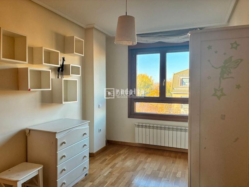 Foto 89371a66-2475-416c-834c-5439877245d1. Rent flat in de los castaños 31 in Covaresa Valladolid