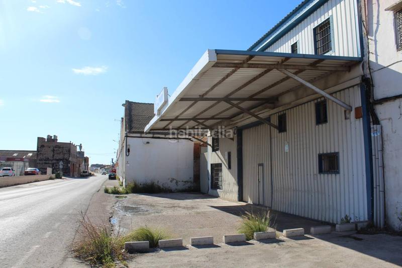 Foto d4a283a8-e00b-4929-9950-303f5e33e1b4. Bâtiment à usage industriel dans Antiga Moreira Sagunt